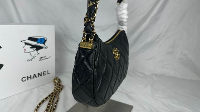 CHANEL Aged Calfskin Quilted Chanel 19 Hobo Black