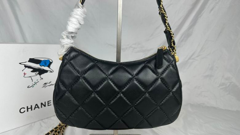 CHANEL Aged Calfskin Quilted Chanel 19 Hobo Black