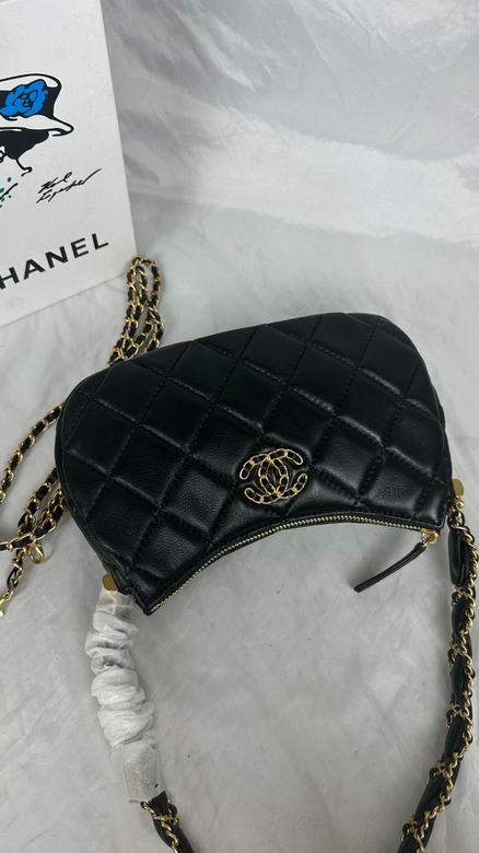 CHANEL Aged Calfskin Quilted Chanel 19 Hobo Black