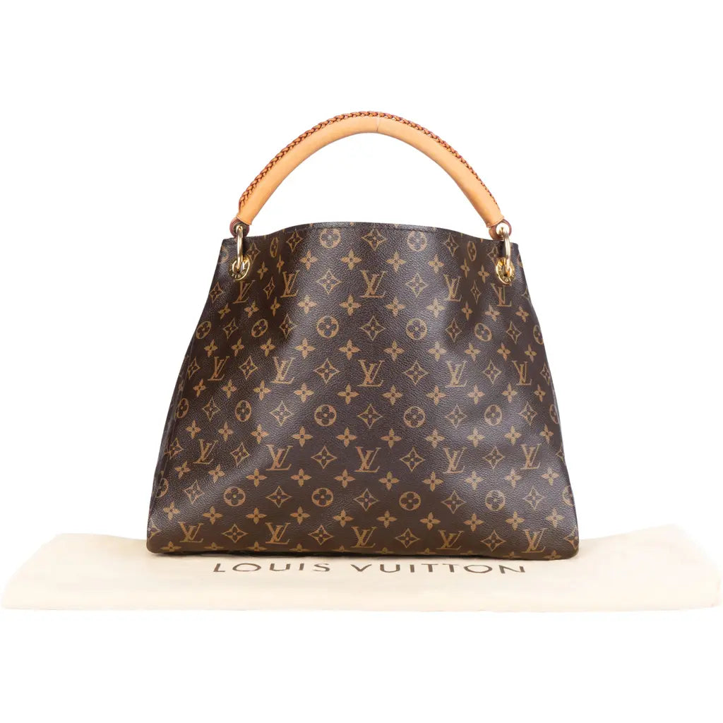 Louis Vuitton
Artsy leather bag