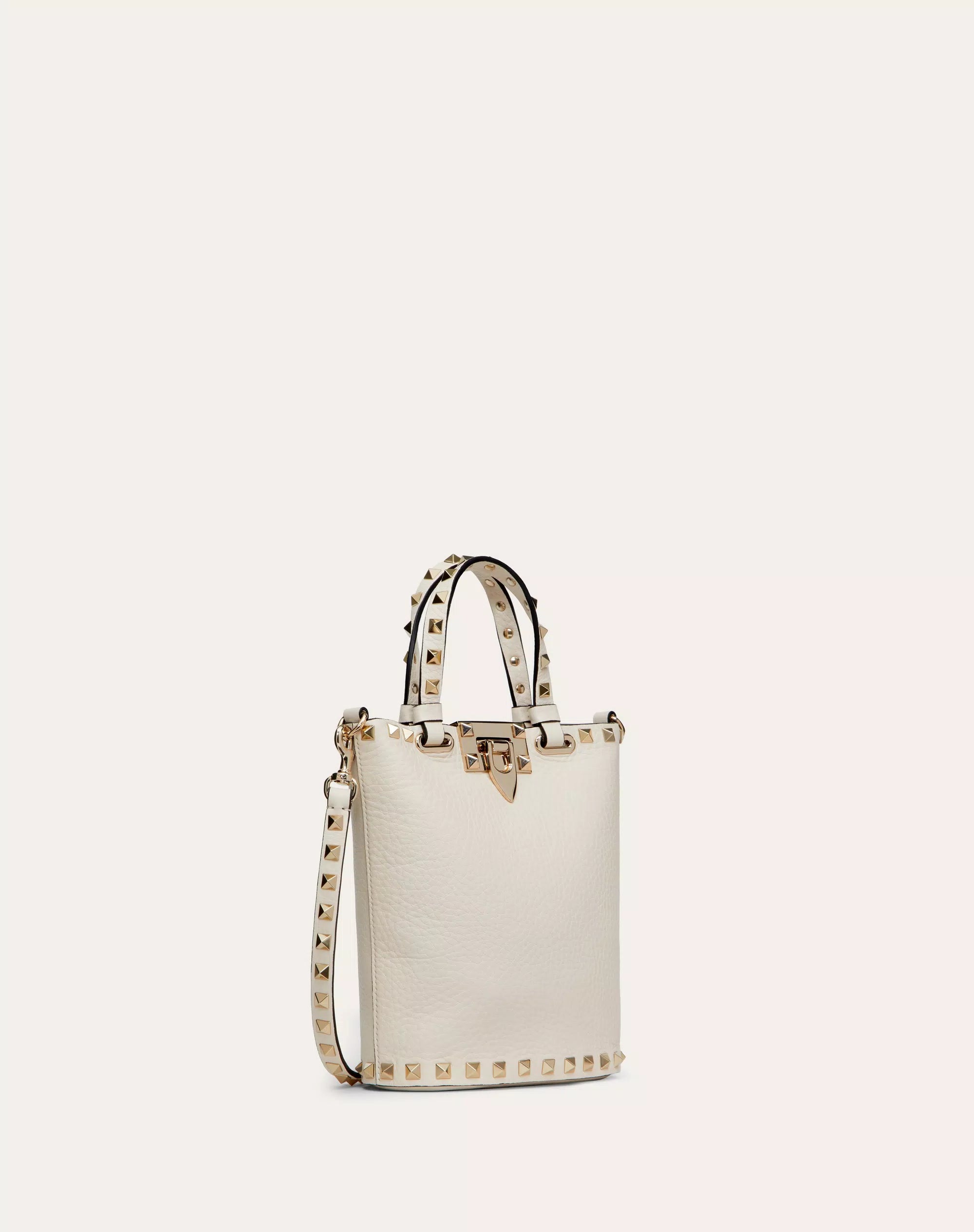 ROCKSTUD CROSSBODY POUCH IN GRAINY CALFSKIN