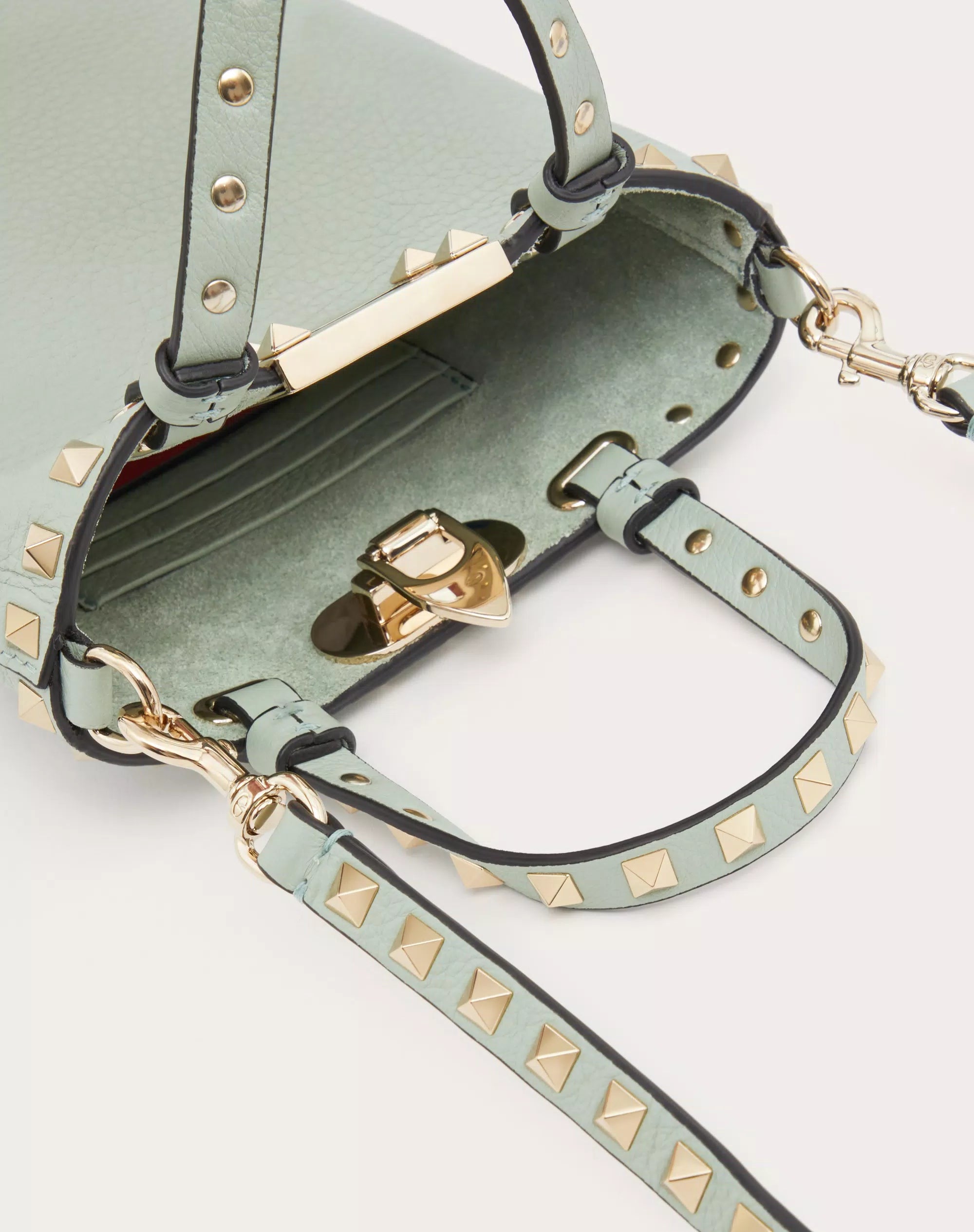 ROCKSTUD CROSSBODY POUCH IN GRAINY CALFSKIN