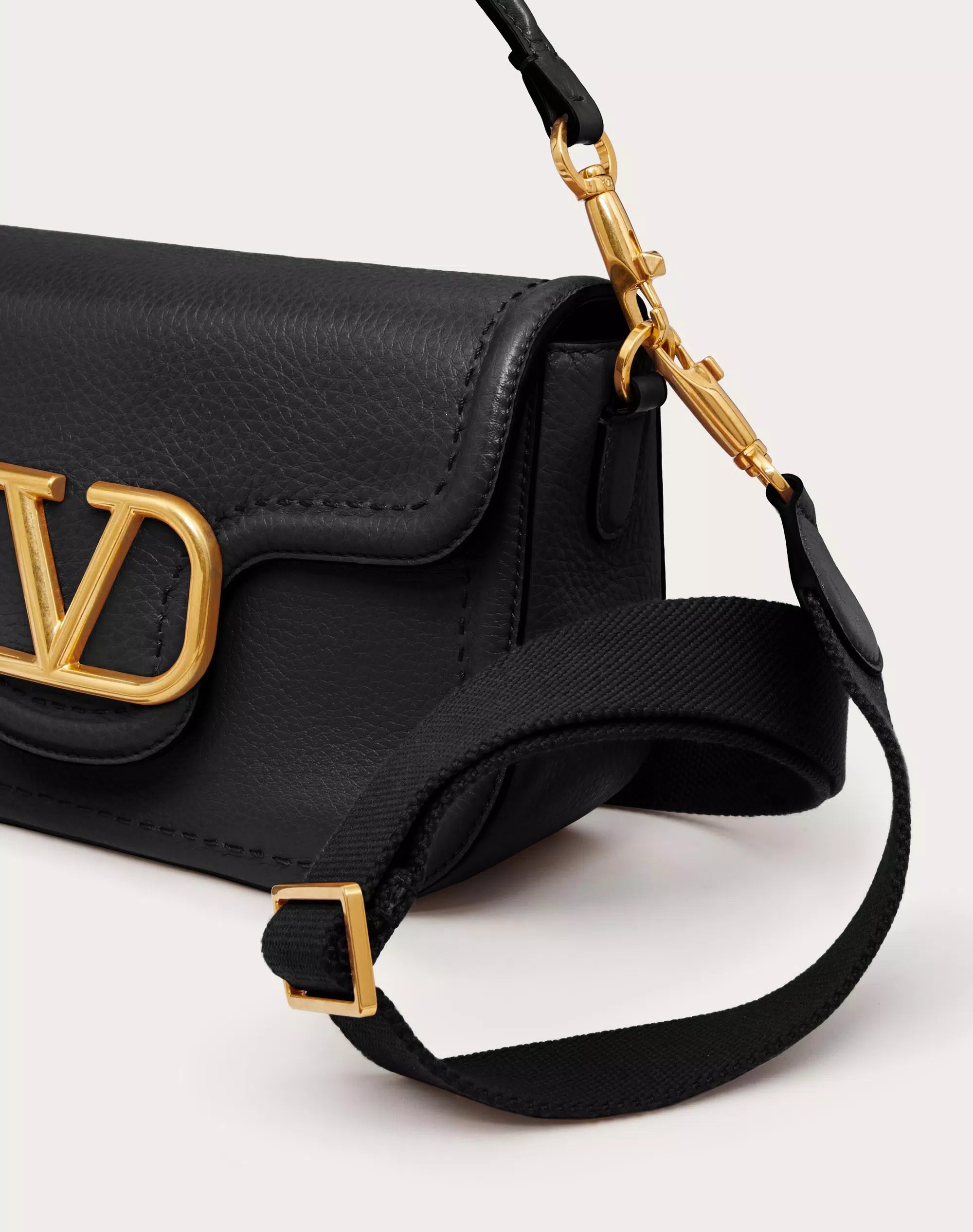 VALENTINO GARAVANI ALLTIME GRAINY CALFSKIN SHOULDER BAG