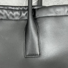 Cabas Drawstring Cuir Triomphe in Smooth Calfskin