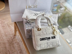 Dior MEDIUM LADY D-LITE BAG