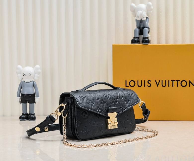 LOUIS VUITTON POCHETTE MÉTIS EMPREINTE