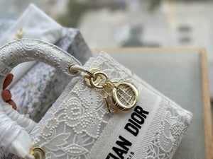 Dior MEDIUM LADY D-LITE BAG