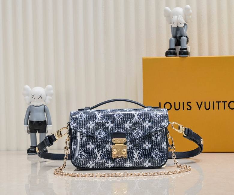 LOUIS VUITTON - Pochette Métis East West