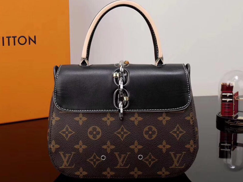 LOUIS VUITTON MONOGRAM CANVAS CHAIN IT BAG PM M44115