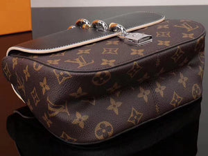 LOUIS VUITTON MONOGRAM CANVAS CHAIN IT BAG PM M44115