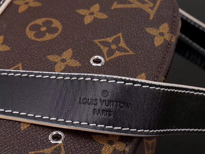 LOUIS VUITTON MONOGRAM CANVAS CHAIN IT BAG PM M44115