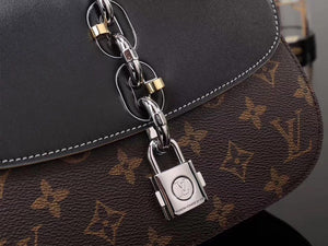 LOUIS VUITTON MONOGRAM CANVAS CHAIN IT BAG PM M44115