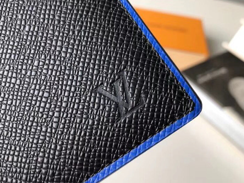 LOUIS VUITTON TAIGA LEATHER MULTIPLE WALLET M30563