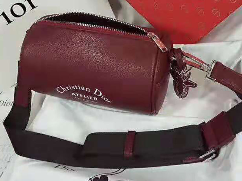 DIOR ROLLER POUCH IN DENIM GRAINED CALFSKIN BURGUNDY