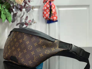 LOUIS VUITTON MONOGRAM CANVAS DISCOVERY BUMBAG M43644