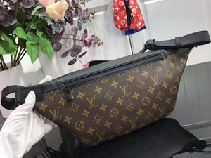 LOUIS VUITTON MONOGRAM CANVAS DISCOVERY BUMBAG M43644