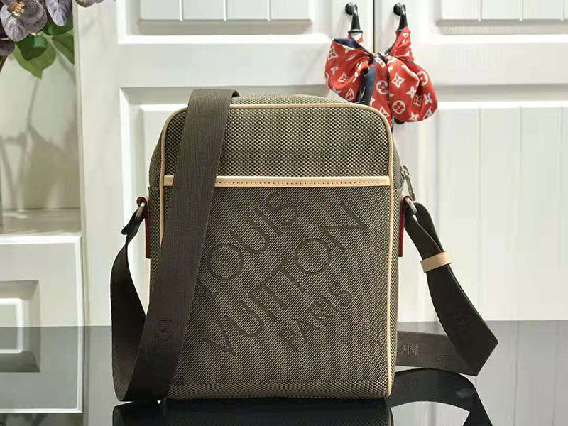 LOUIS VUITTON DAMIER GEANT CITADIN MESSENGER SAND M93223