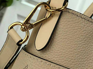 LOUIS VUITTON ON MY SIDE CALF LEATHER CREAM M53823