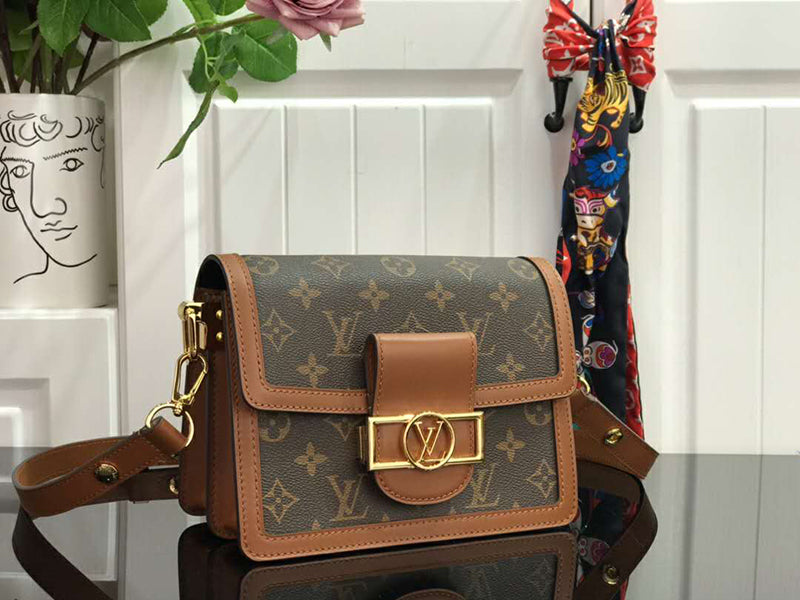 LOUIS VUITTON MONOGRAM CANVAS MINI DAUPHINE M44580