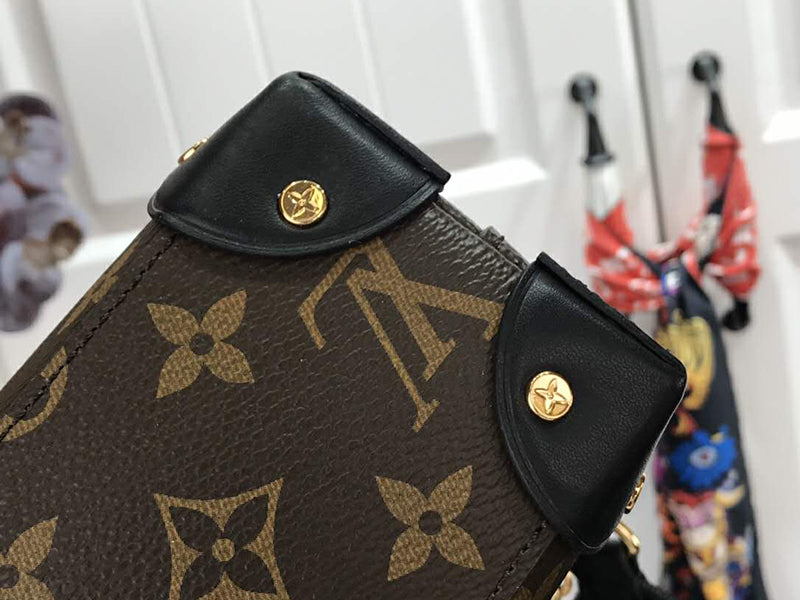 LOUIS VUITTON MONOGRAM CANVAS LOCKYBB 2020