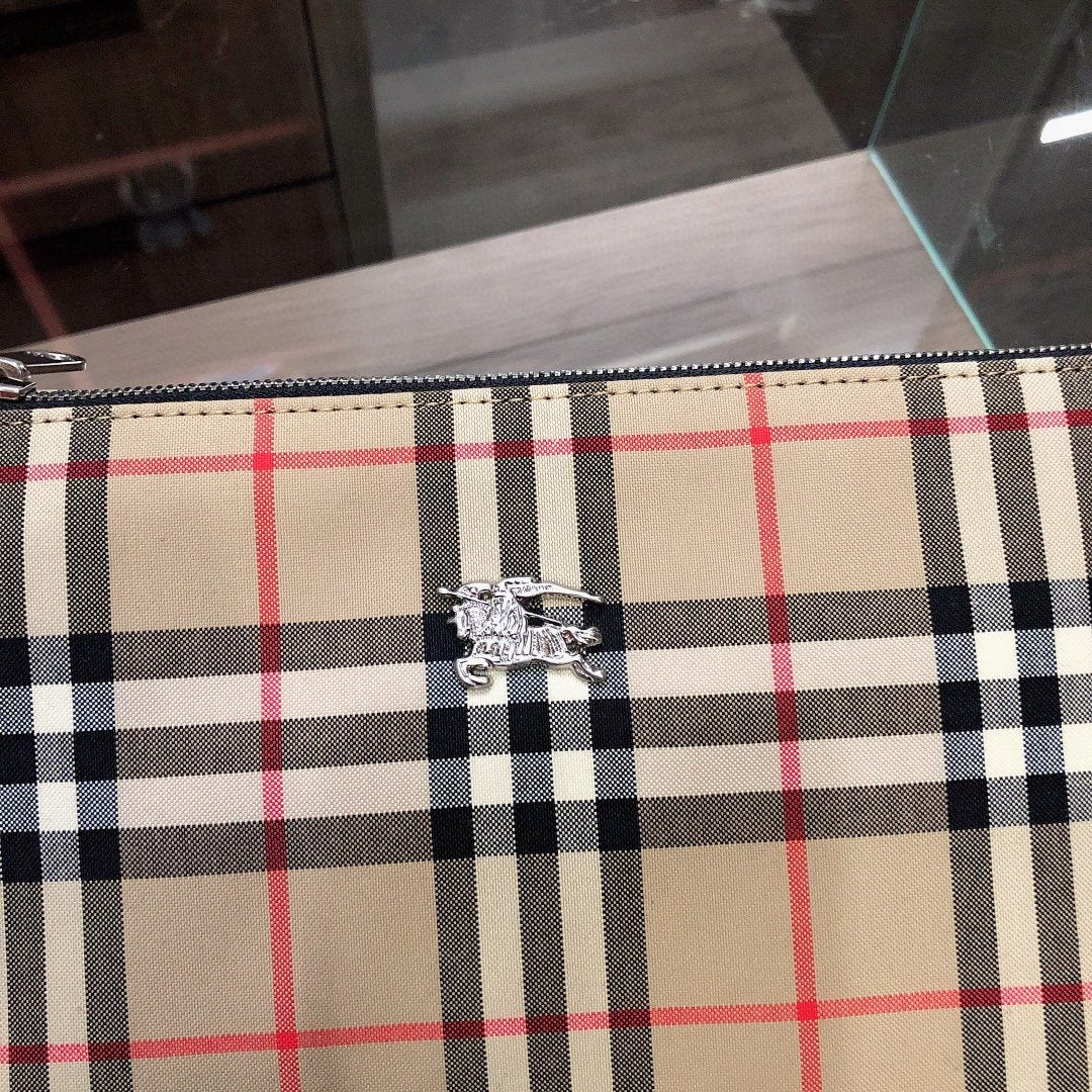 Burberry 66614589175